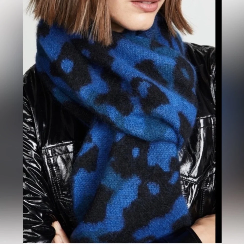 NWT Rag & Bone Mohair Alpaca Silk Blend Scarf Blue Leopard Print
